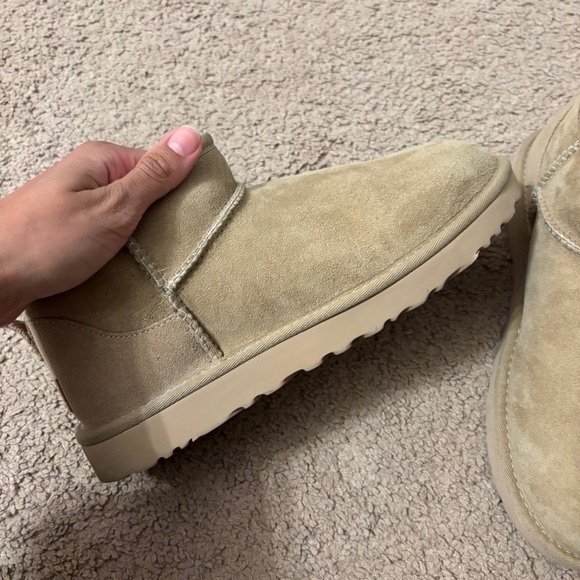 Ugg Ultra Mini Mustard Seed boots (size 9) - Picture 4 of 7